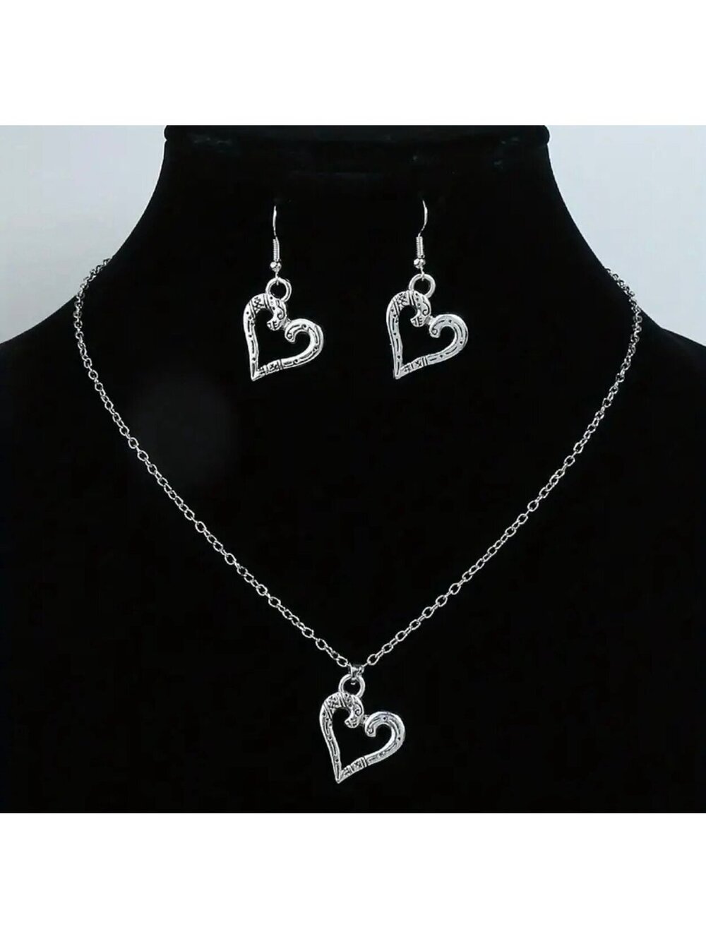 New - 3 Piece Vintage Heart Silver Plated Pendant Necklace and Earring Set